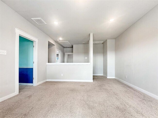 Building Photo - 179 Threshing Rd