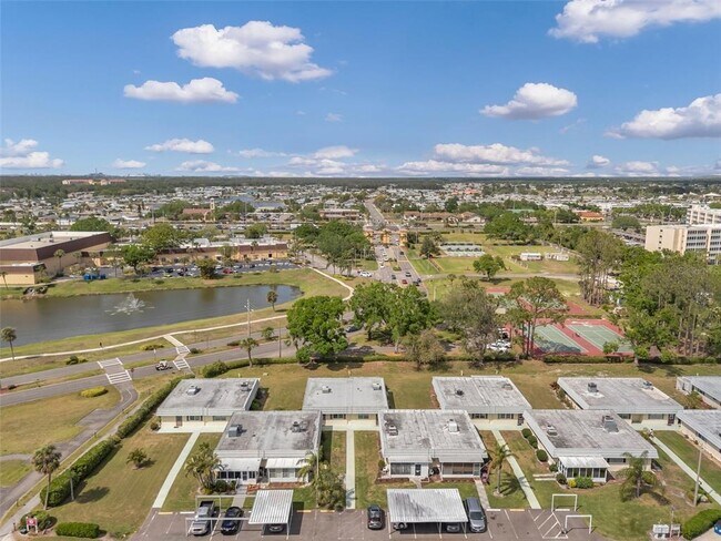 Building Photo - 1801 Bedford Terrace