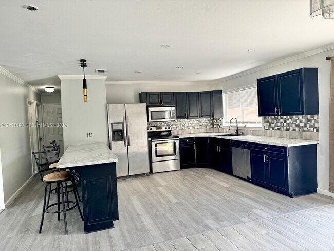 Primary Photo - 1822 SE Oxmoor Ct