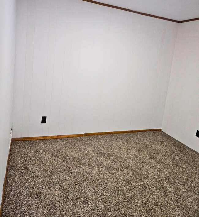 Building Photo - 705 Willow Run St