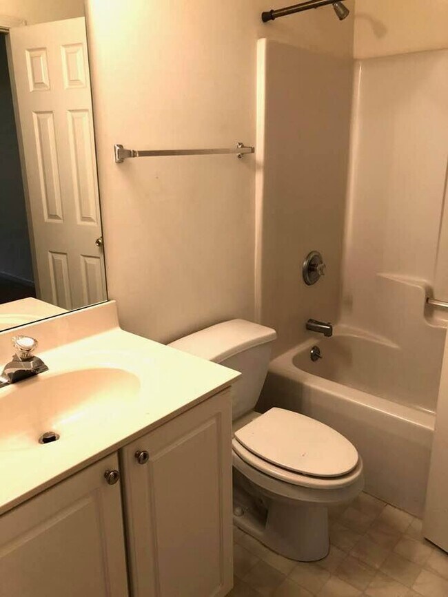 Building Photo - Adorable 3 Bedroom House in Clemson!