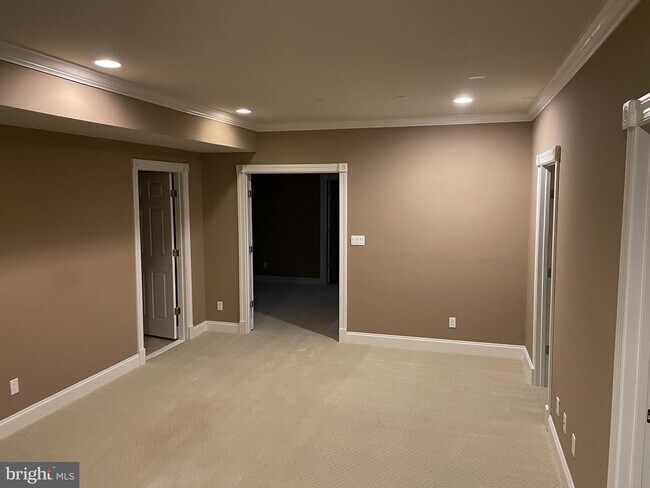 Building Photo - 20077 Inverness Square