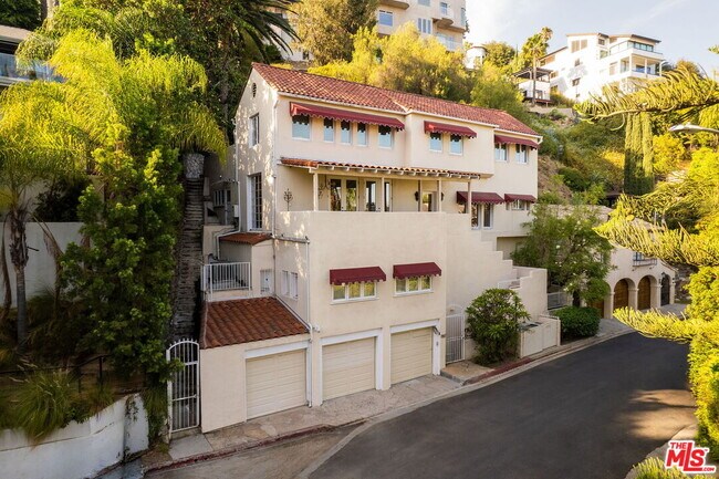 Building Photo - 7887 Hillside Ave