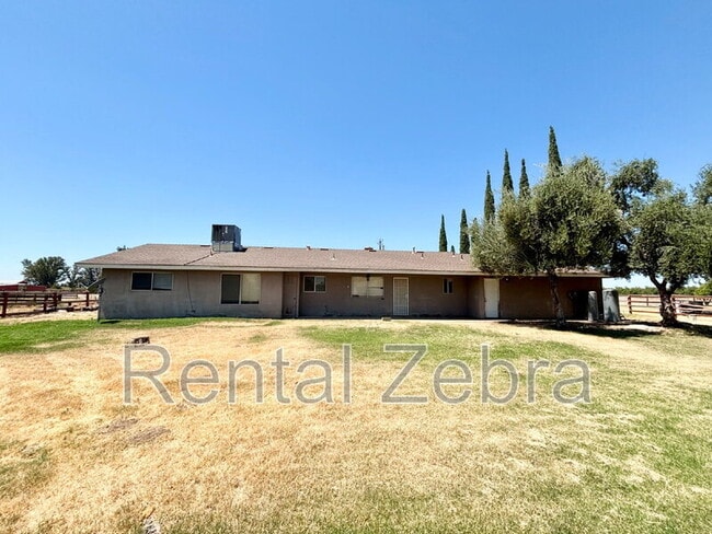 Building Photo - 2400 Gurr Rd