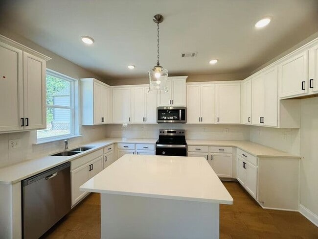 Building Photo - 4220 Easter Lily Ave