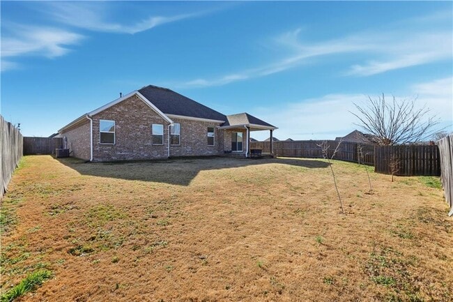 Building Photo - 2007 W Gilligan Ave