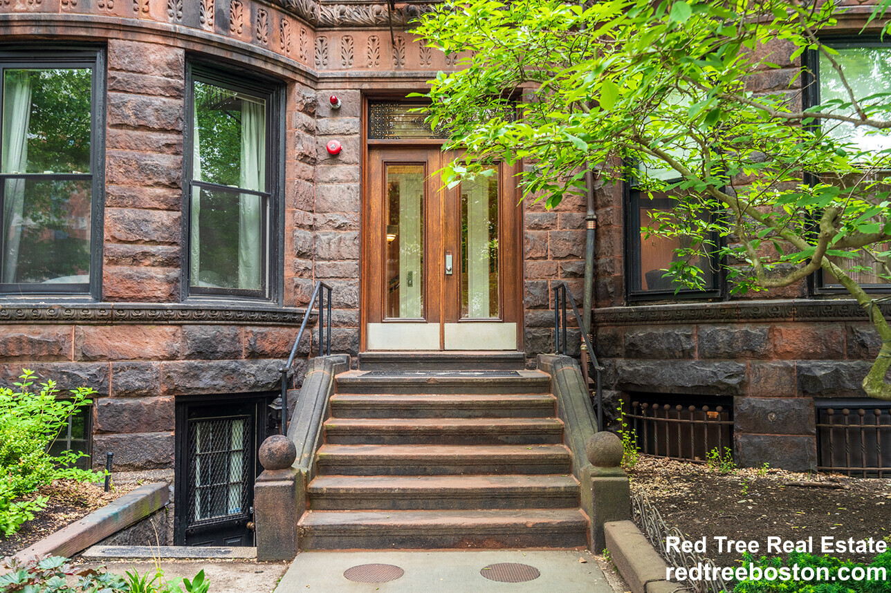 Building Photo - 373 Commonwealth Ave