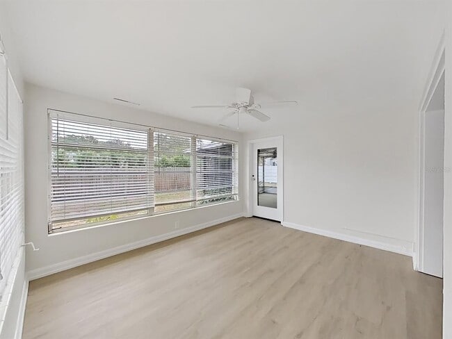 Building Photo - 1701 Laurie Ln