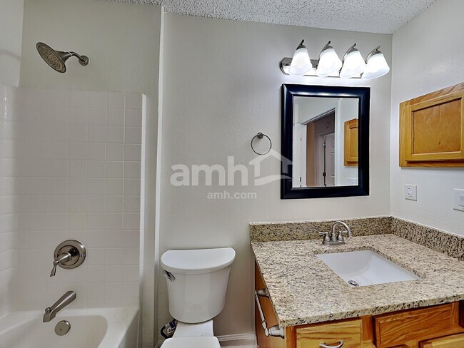 Building Photo - 12582 Ayrshire St E