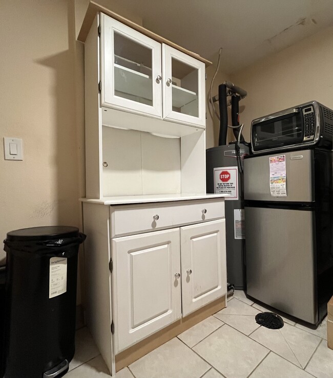 Kitchenette. - 2669 Juniper Ave