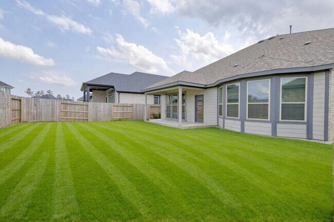 Building Photo - 15727 Rosemary Hl Ln