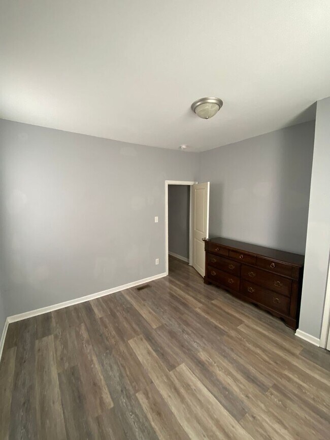 Building Photo - 5706 Warrington Ave