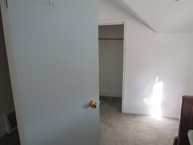 Building Photo - 2002 Cottage Ave