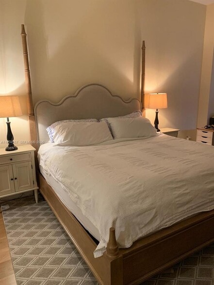 Building Photo - 18031 Biscayne Blvd