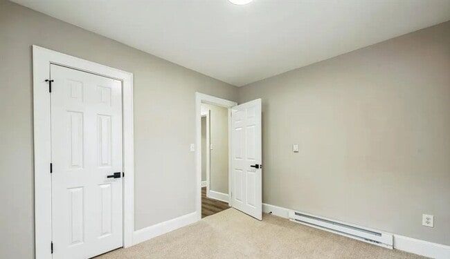 Building Photo - Welcome to this Beautiful Newly Renovated ...