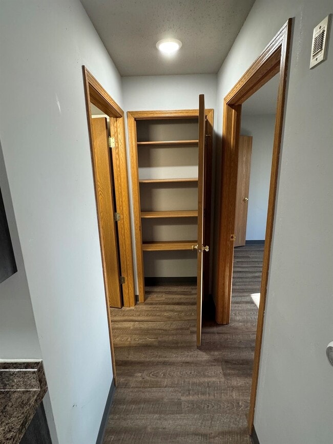 Building Photo - 417 Lotus St