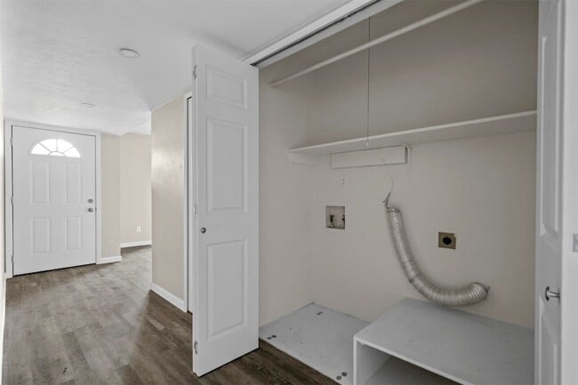 Building Photo - 4904 Watkins Dr