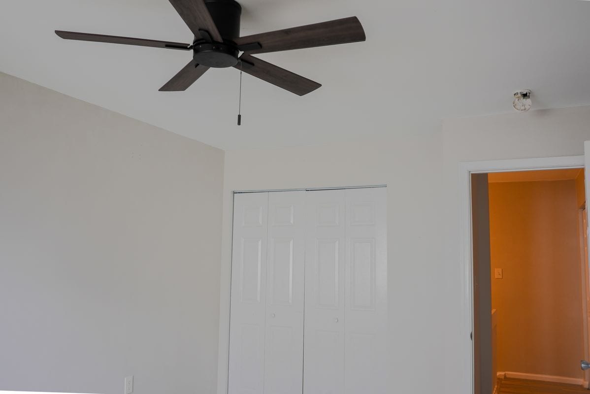 Building Photo - 8622 Village Square Dr