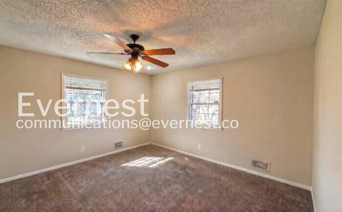 Building Photo - 13002 Crystal Ave