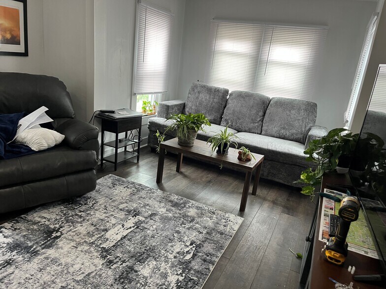 Building Photo - 127 Jefferson St