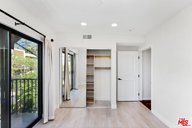 Building Photo - 1146 Hacienda Pl