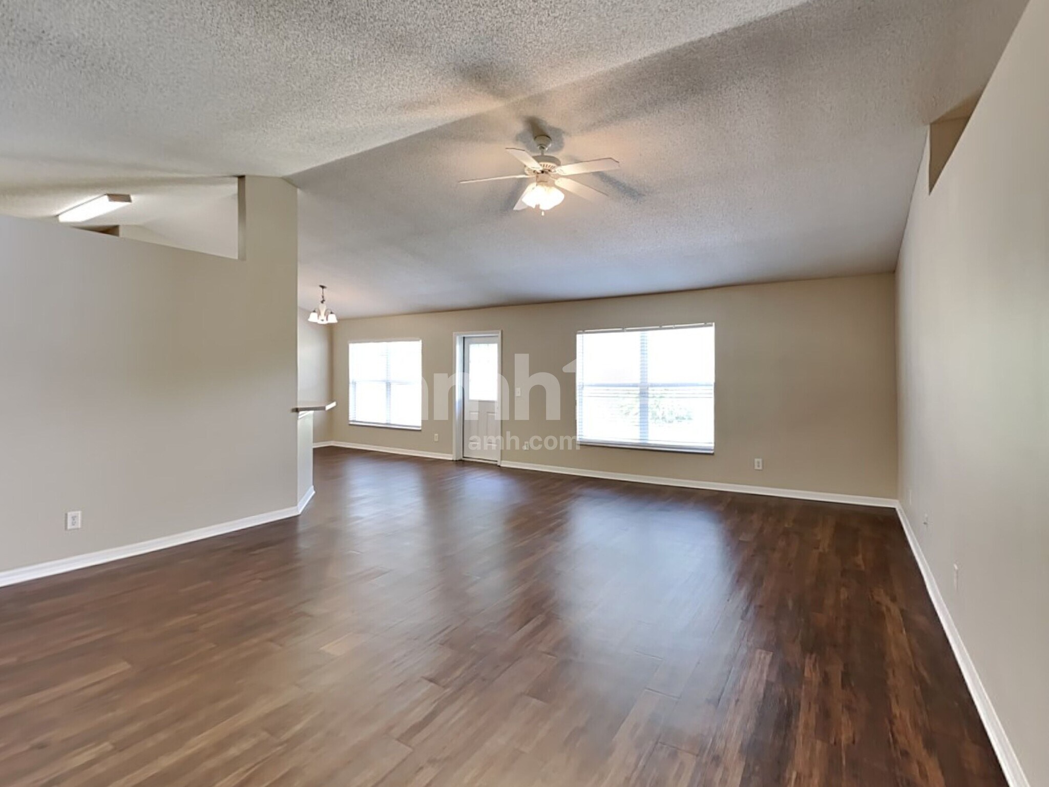 Building Photo - 1913 Southern Oak Loop