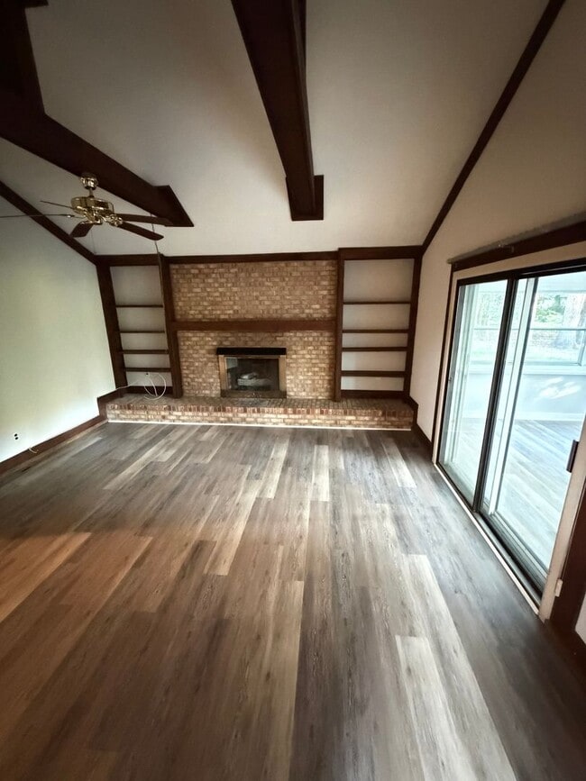 Building Photo - 222 Merion Rd