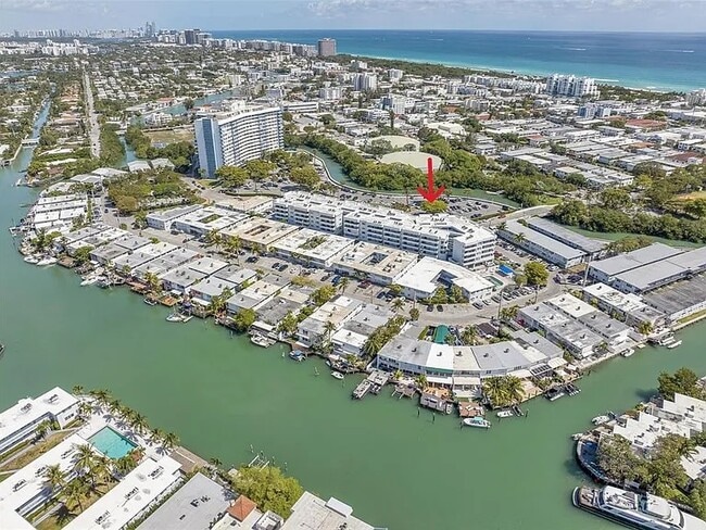 Building Photo - 7300 Wayne Ave