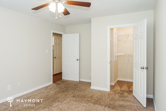 Building Photo - 2418 Oxmoor Ln SW