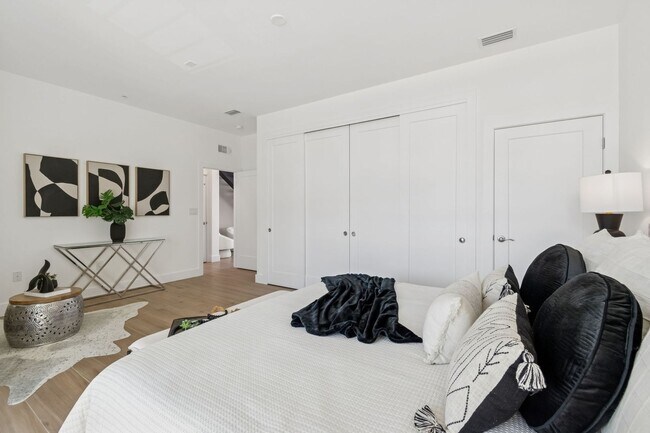 Building Photo - 1343 4th St