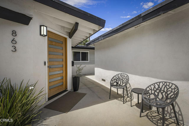 Building Photo - 863 S Vecino Dr