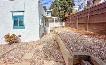 Building Photo - Albatross South