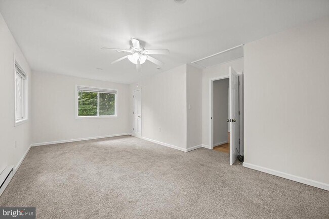 Building Photo - 10600 Vantage Ct