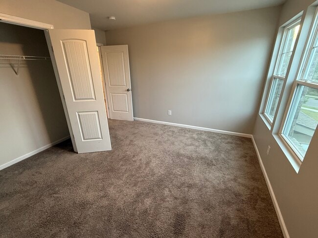 Building Photo - 2136 Postings Pt