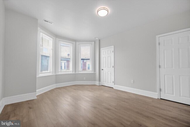 Building Photo - 5437 Webster St