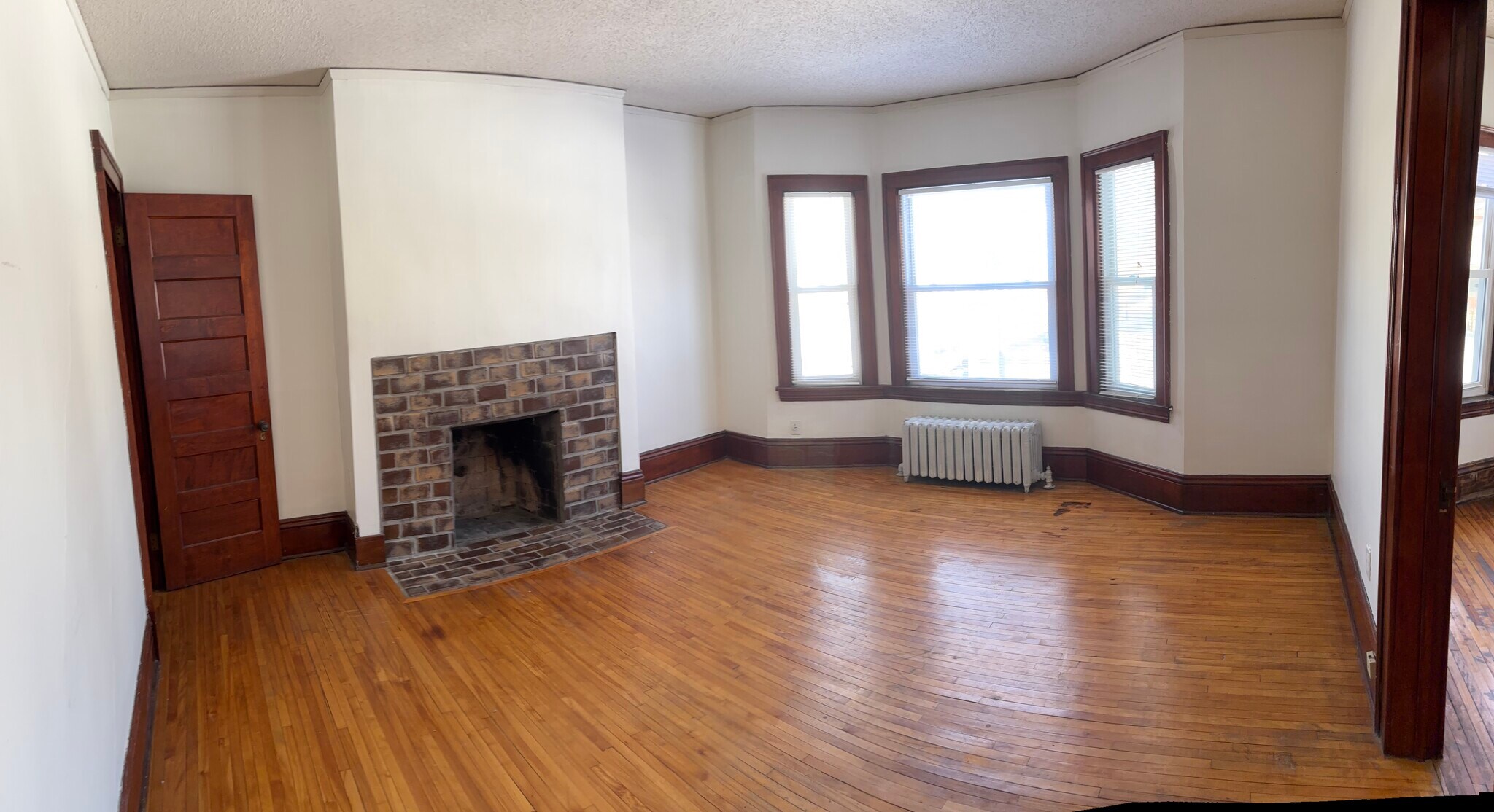 Building Photo - 2600 Emerson Ave S