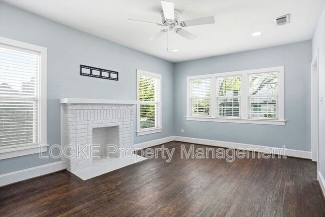 Building Photo - 3304 Cockrell Ave