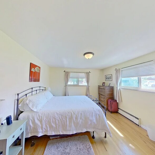 Building Photo - 4030 S Fox St