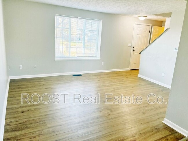 Building Photo - 3044 Arrowsmith Dr