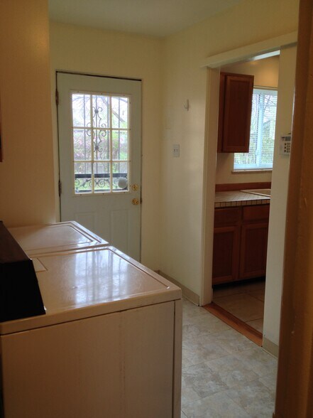 Building Photo - 1532 Tamarac St