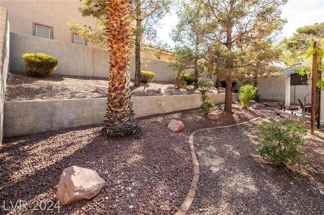 Building Photo - 10137 Crest Brook Pl