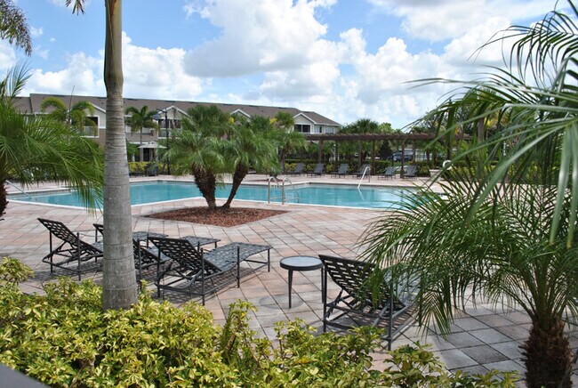 Building Photo - Luxury 3 bedroom 2 bath condo in Lakewood Ranch