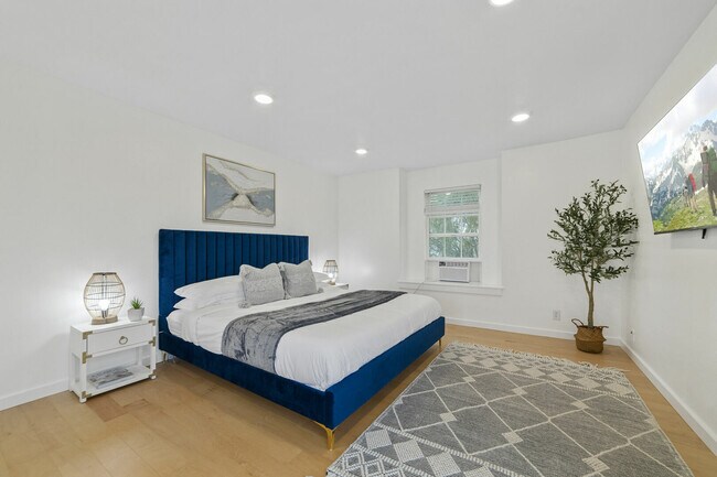 Building Photo - 4132 Matia Dr