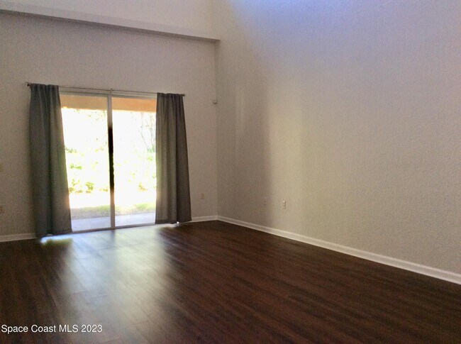 Building Photo - 812 Middleton Dr SW