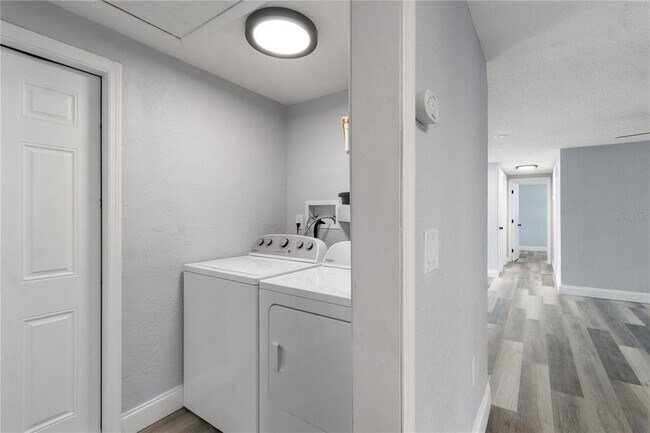 Building Photo - 7415 San Salvadore Dr