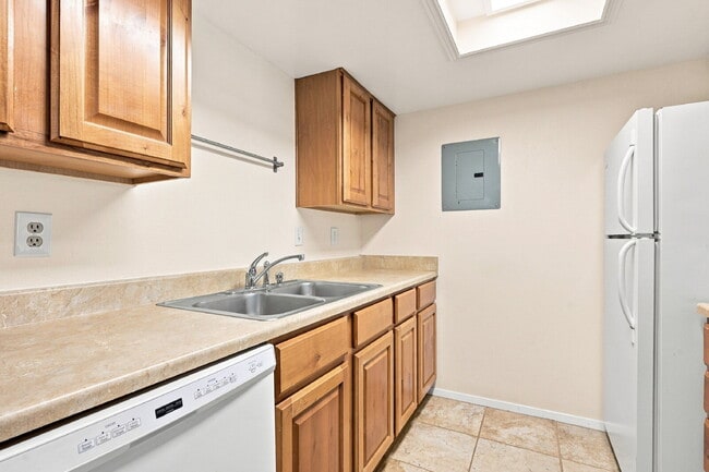 Building Photo - $1,340.95 with $300 off the first month's rent, 2 Beds - 1 Bath, Condoi in Aurora with Wall A/C!