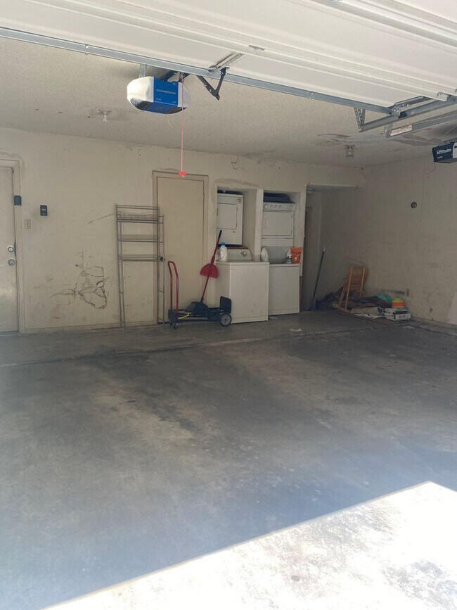 Building Photo - K206 - Treehouse #221