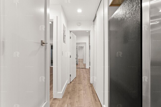 Building Photo - (Arely:B) 1209-1211 N. Beachwood Drive