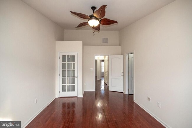 Building Photo - 23119 Sunbury St