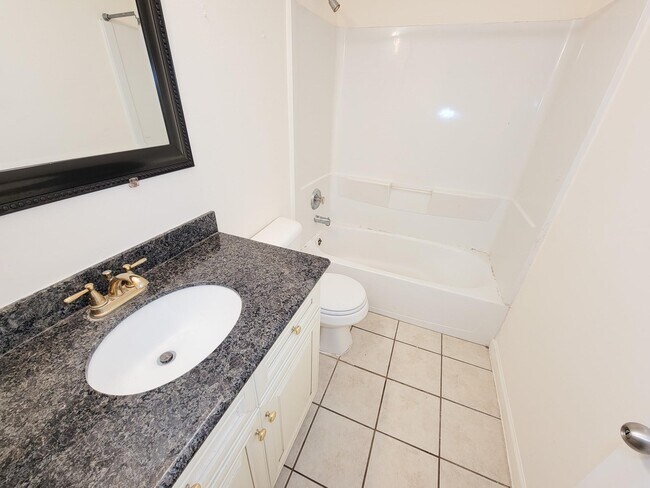 Building Photo - 3010 Stonecross Ln